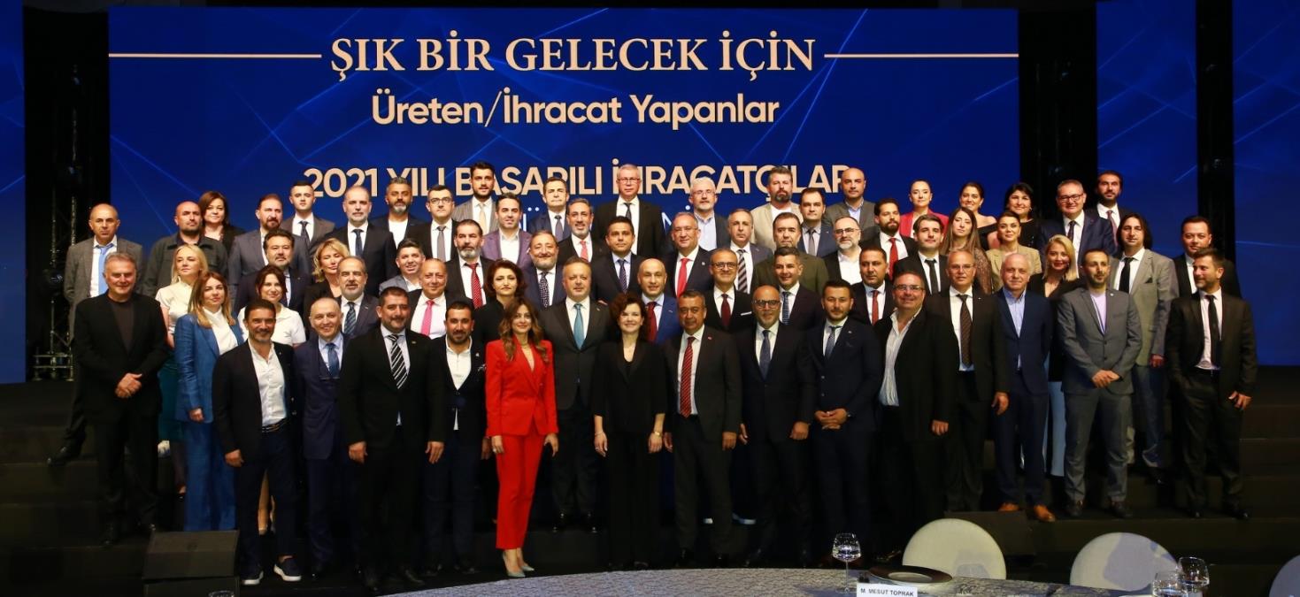 İstanbul Hazır giyim ve Konfeksiyon İhracatçıları Birliği (İHKİB) ihracatçılarına gösterdikleri başarı için ödül töreni düzenledi